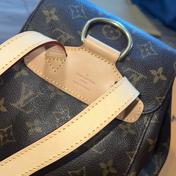 Authentic Louis Vuitton montsouris mm backpack - Picture 6 of 10